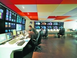 1327674346299554900_267