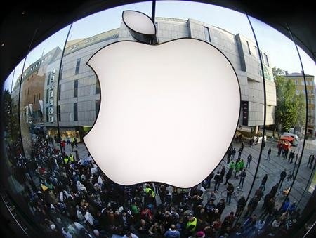 20121018t122725z_4_cbre89h0qph00_rtroptp_2_appleiphone_450